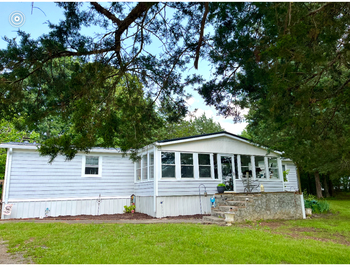 Photo of 3 Bed 2 Bath 1995 Doublewide