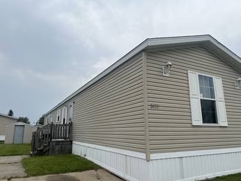 Thumbnail of mobile home
