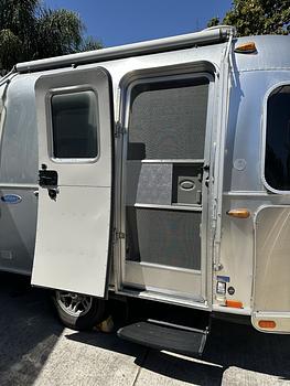 Thumbnail of RV