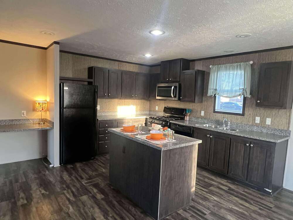 Kitchen/Built-in Desk