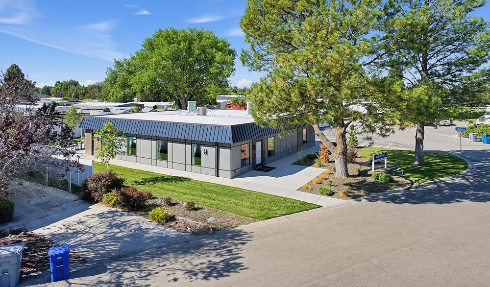 09 10647 W Macaw Ln Exterior 0119
