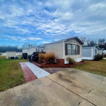Thumbnail of mobile home