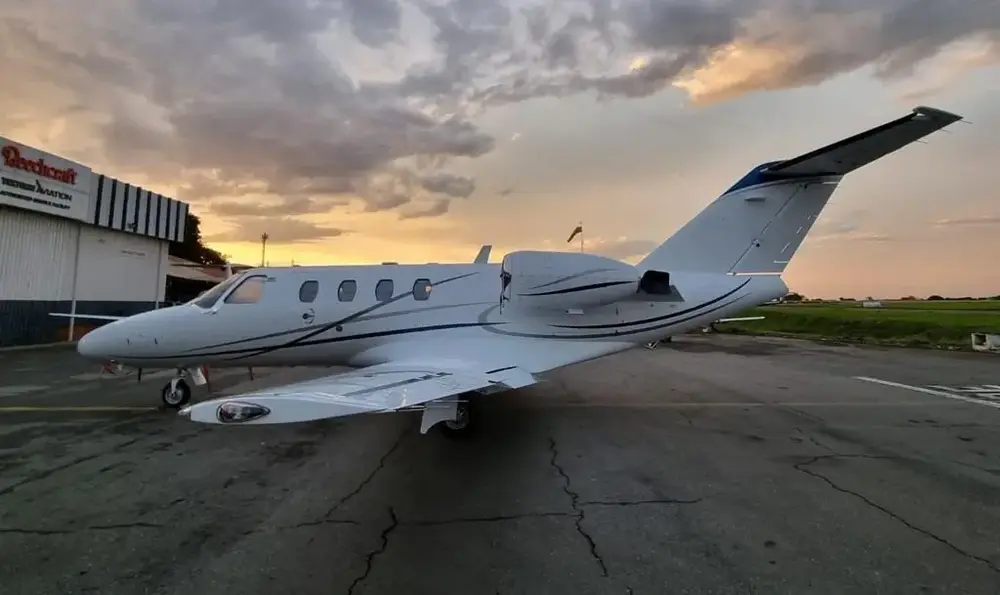 7550/cessna-citation-jet-525-1998-flightmarket-id-7550-00370.webp