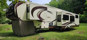 Thumbnail of RV