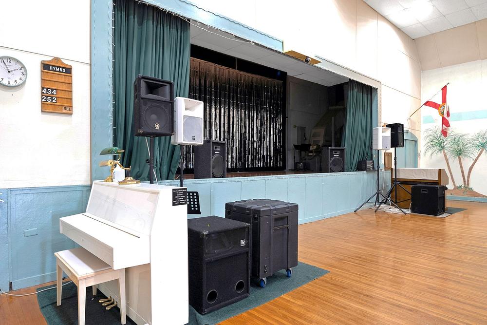 1205 Eddie Allen Rd Melbourne FL 32901 Living room JMJ01324