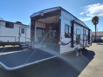 Thumbnail of RV
