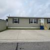 Mobile Home for Rent: 3 Bed 2 Bath 2012 Skyline