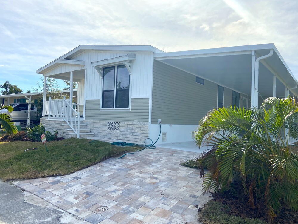 Camelot Lakes Village