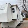 RV for Sale: 2002 HITCHHIKER DISCOVERY AMERICA 31.5 LKTG