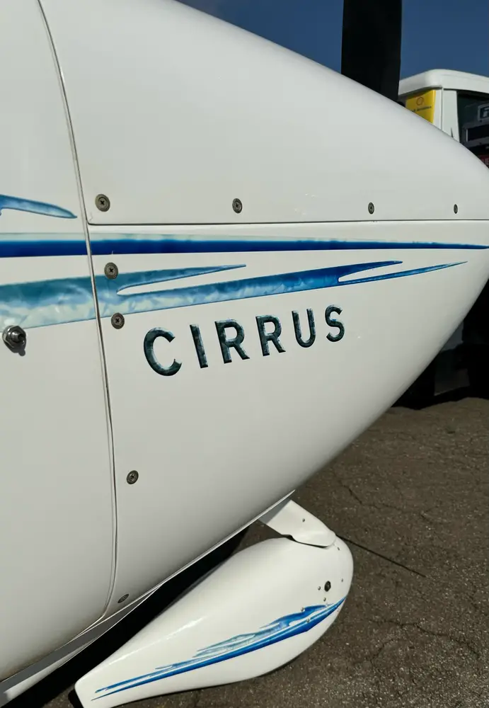 7428/cirrus-sr22-g2-2005-flightmarket-id-7428-04405.webp