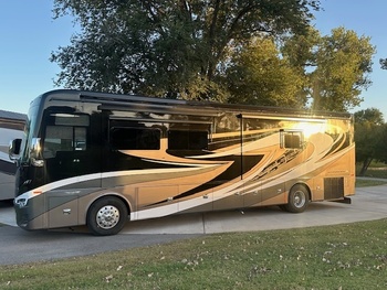Thumbnail of RV