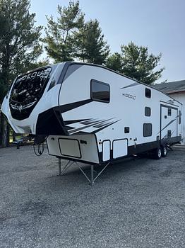 Thumbnail of RV