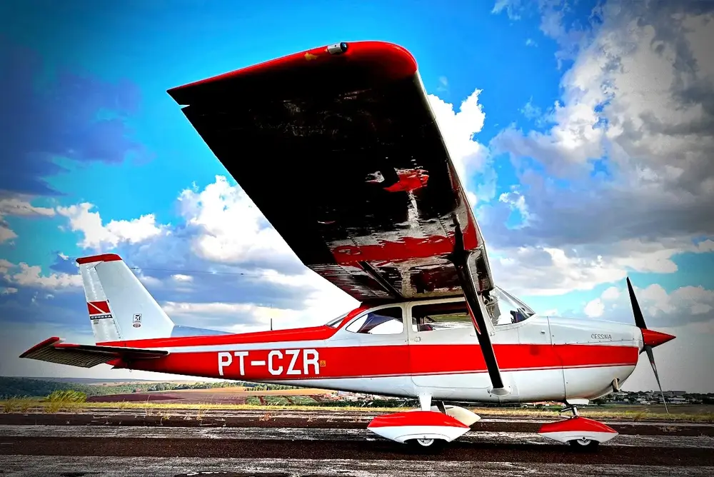 6898/cessna-172h-skyhawk-1967-flightmarket-id-6898-55387.webp