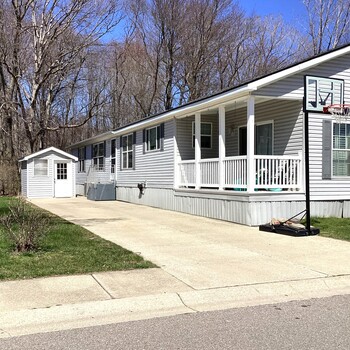 Thumbnail of mobile home