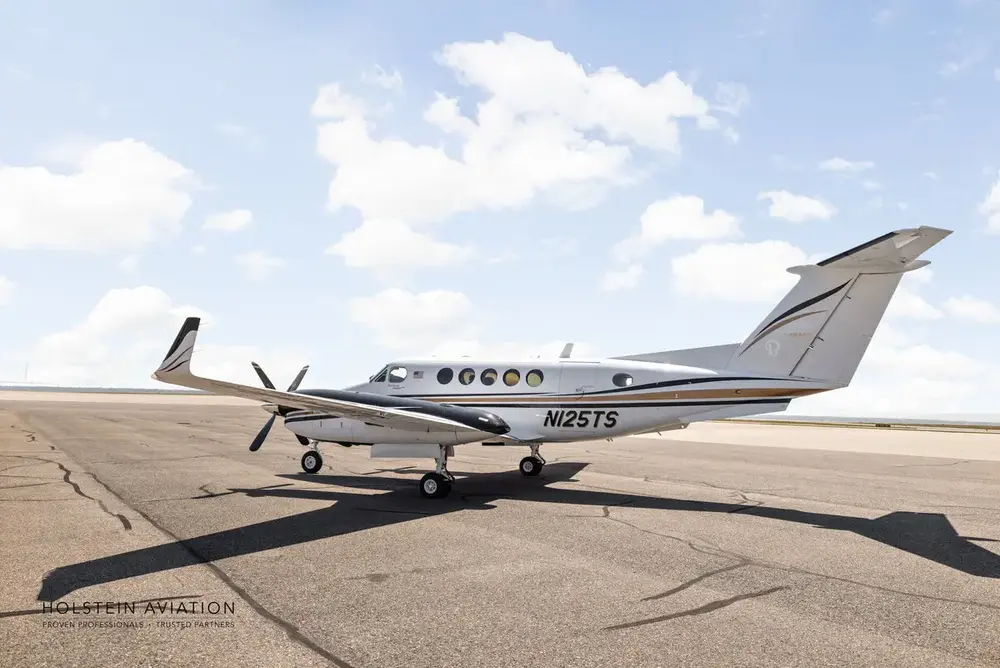 7286/beechcraft-king-air-b200-2007-flightmarket-id-7286-13572.webp