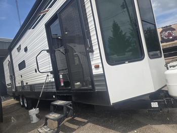 Thumbnail of RV