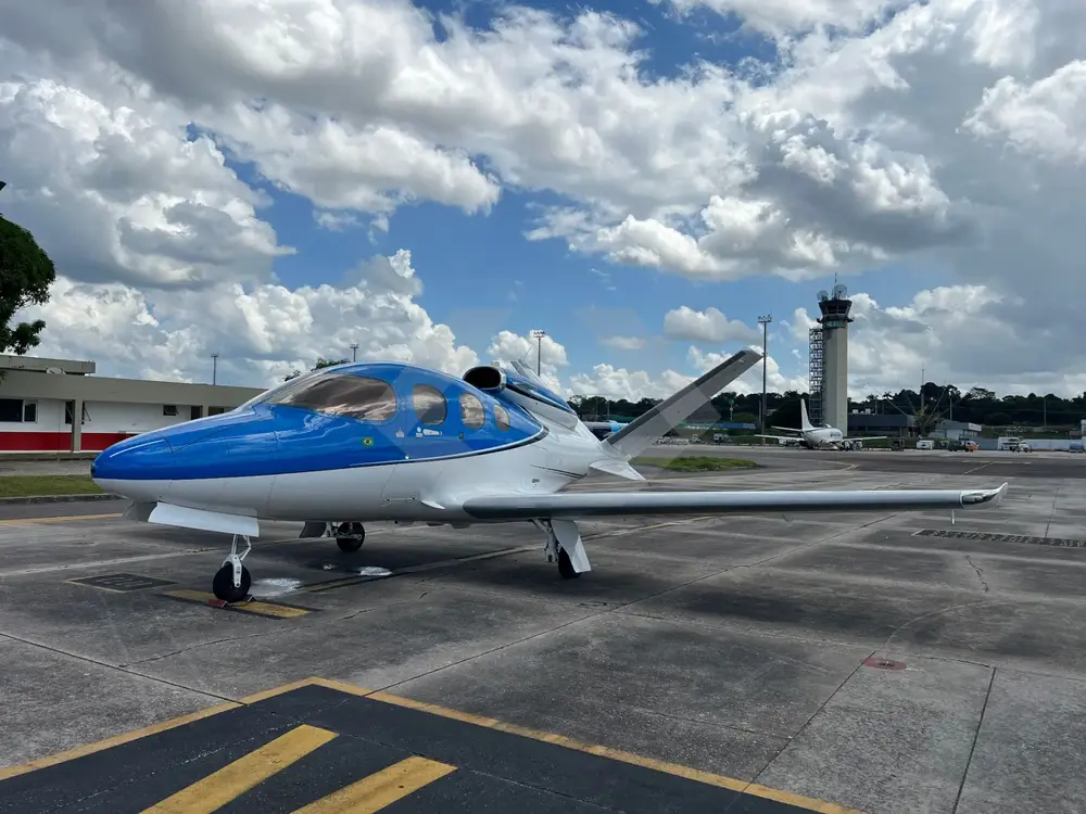 7913/cirrus-vision-jet-g2-plus-2022-flightmarket-id-7913-47181.webp