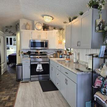 Thumbnail of mobile home