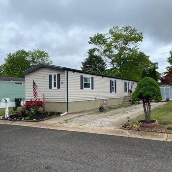 Thumbnail of mobile home