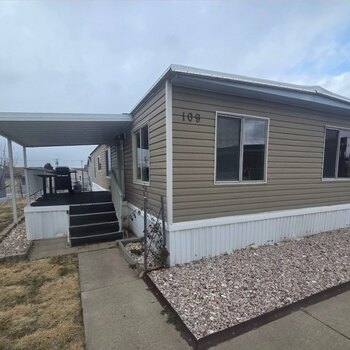 Thumbnail of mobile home