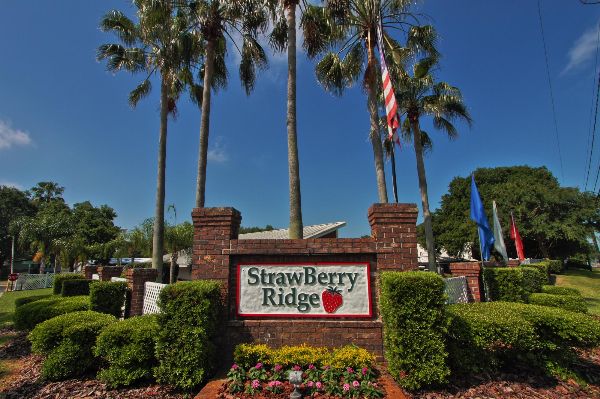 Gated Community, conveniently located to Tampa