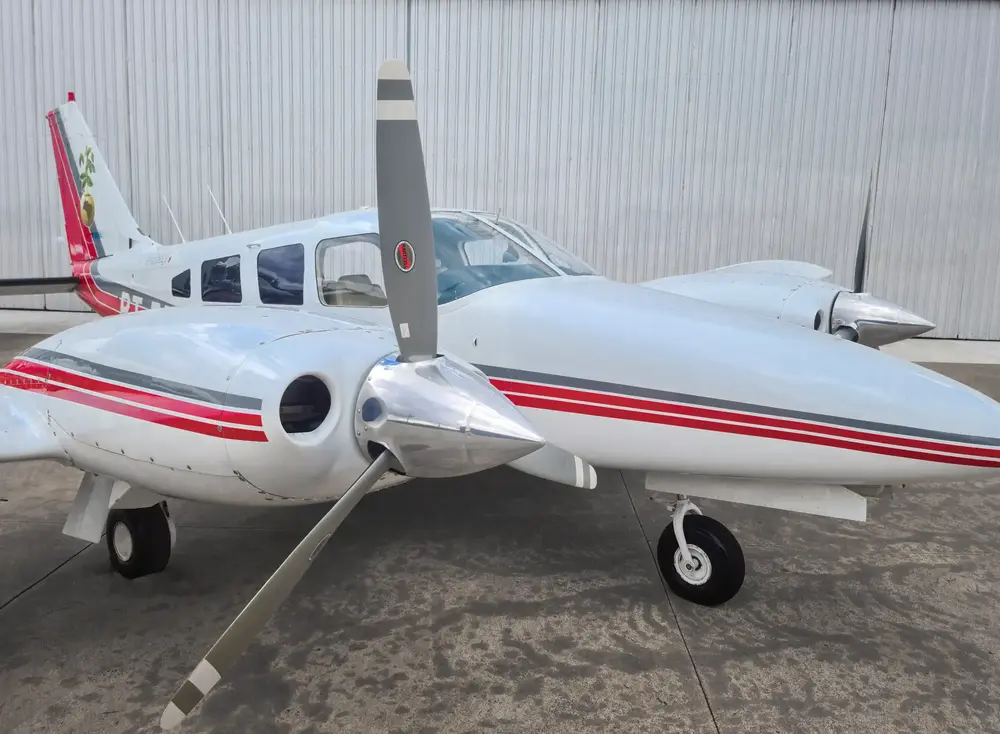 7690/neiva-piper-emb-810c-seneca-ii-1980-flightmarket-id-7690-41141.webp