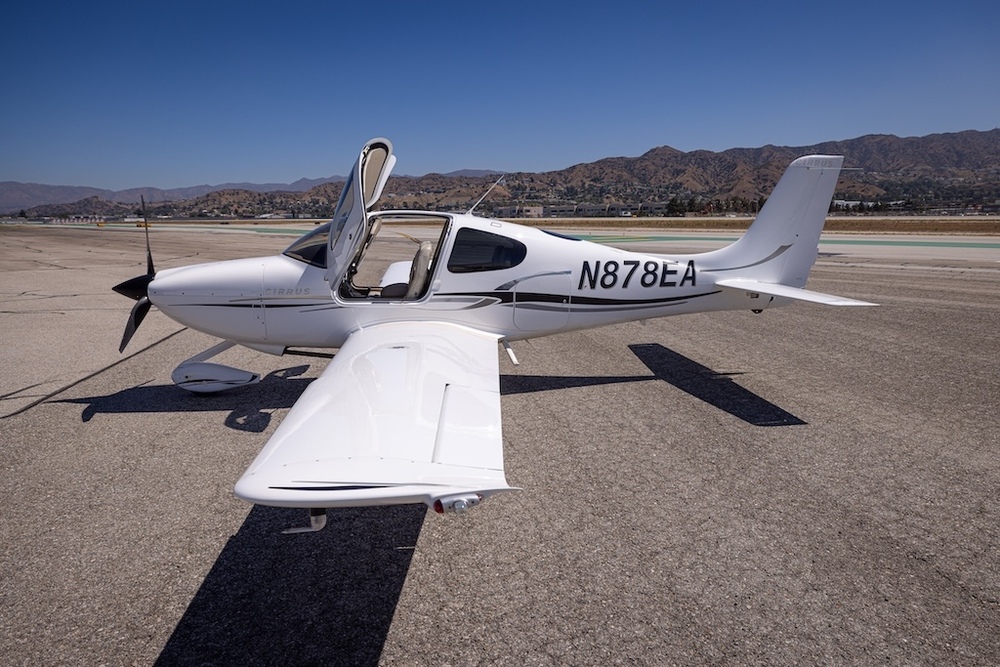 N878EA-2.jpg