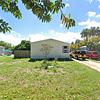 Mobile Home for Sale: 2 Bed 2 Bath 2006 Mobile Home