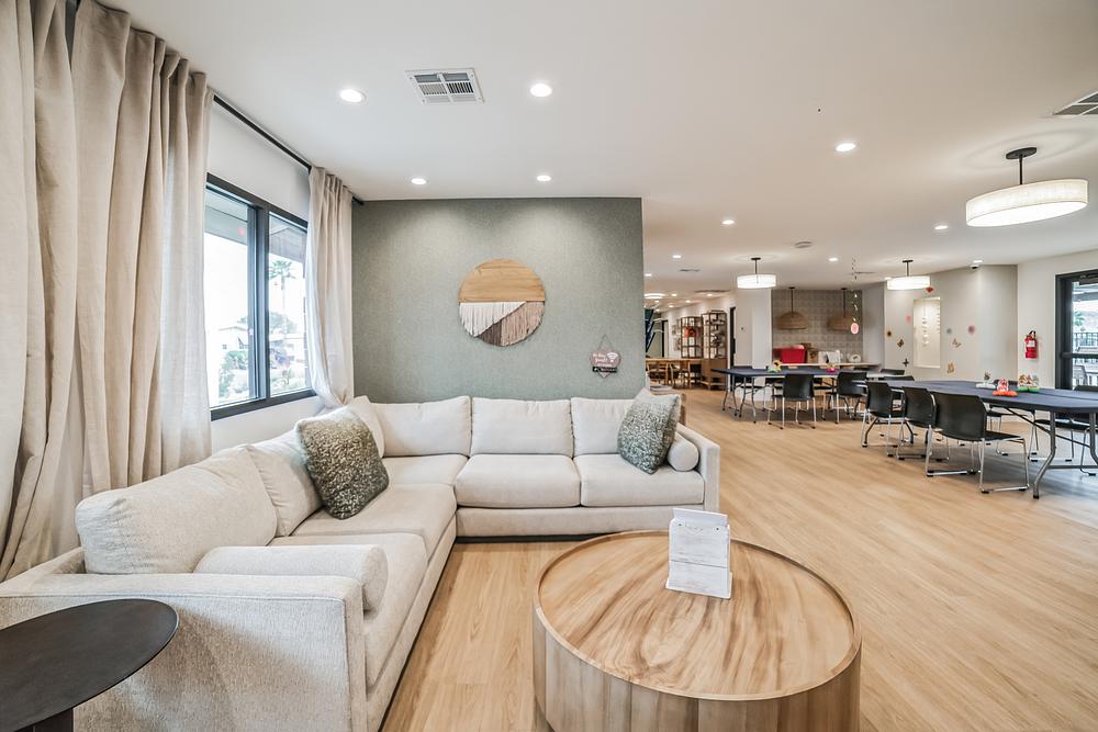 2048x1365 2050 S Magic Way  Henderson  NV 89002  USA SatApr2720241714193450685.JPG