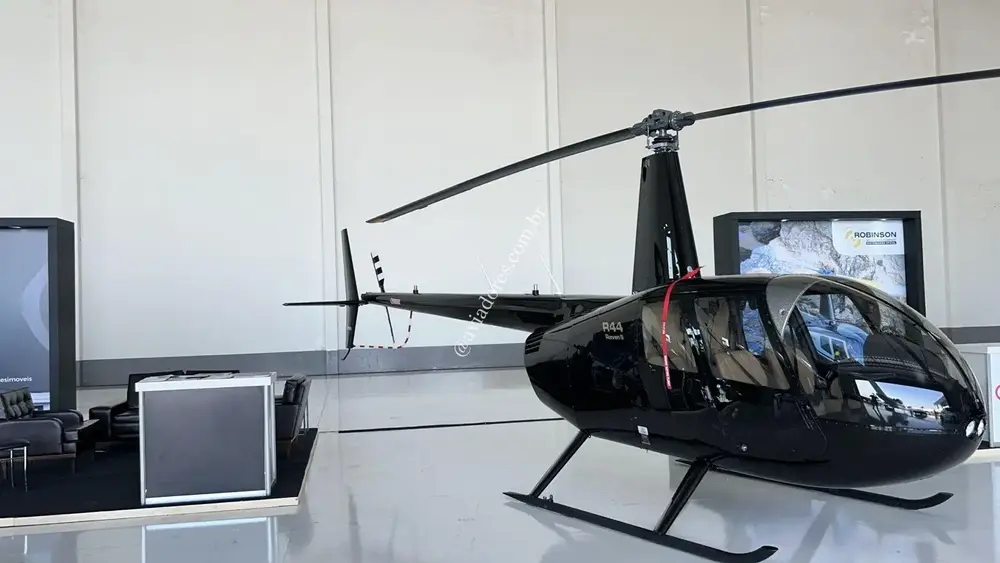 7242/robinson-r44-raven-ii-2022-flightmarket-id-7242-07545.webp