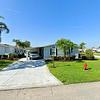 Mobile Home for Sale: 2 Bed 2 Bath 1994 Mobile Home