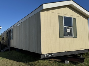 Photo of Preowned Singlewide in Good Shape! Large Bedrooms!