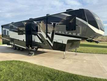 Thumbnail of RV