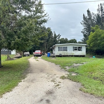 Thumbnail of mobile home