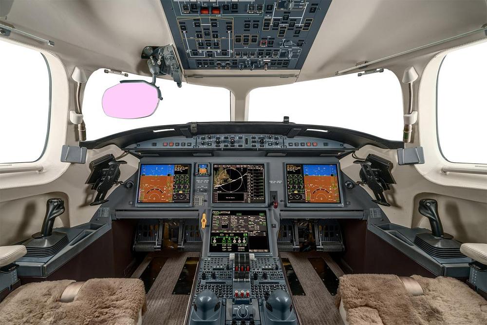 05-cockpit1_7X-241_N308PS.jpg