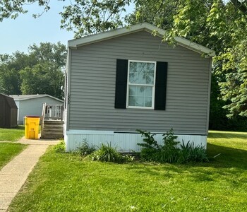 Thumbnail of mobile home