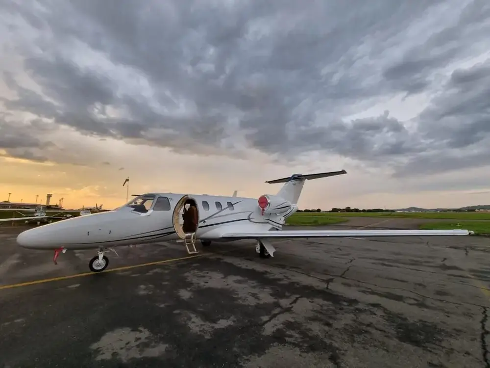 7550/cessna-citation-jet-525-1998-flightmarket-id-7550-00351.webp