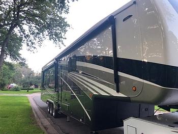 Thumbnail of RV