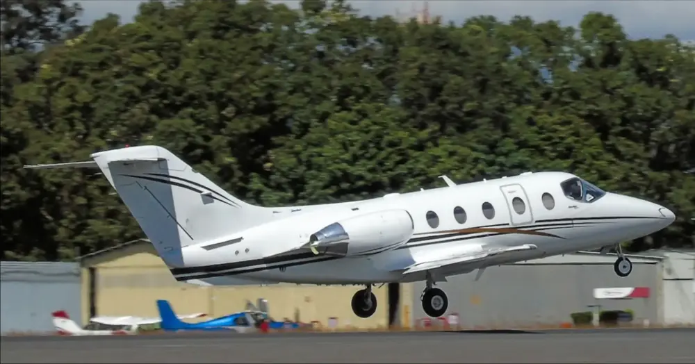 7360/hawker-400xp-2006-flightmarket-id-7360-56332.webp