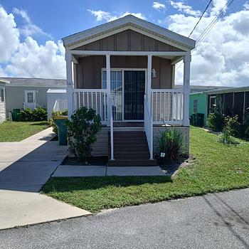 Thumbnail of mobile home