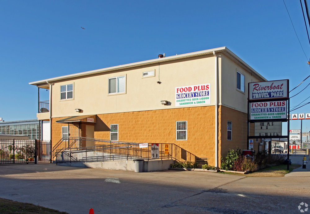 C-Store Building