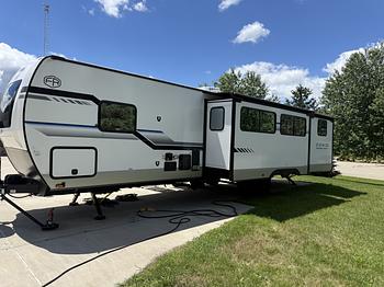 Thumbnail of RV