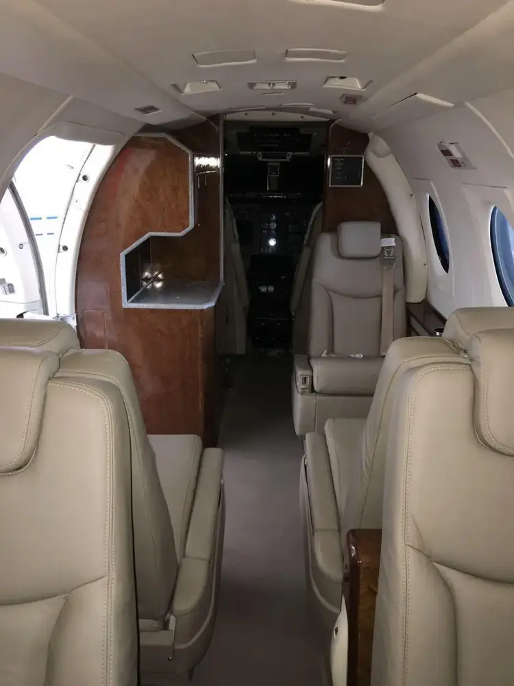 7894/beechcraft-beechjet-400a-1991-flightmarket-id-7894-41073.webp