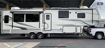 Thumbnail of RV