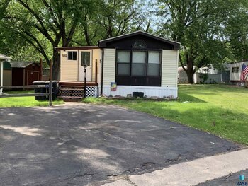 Thumbnail of mobile home