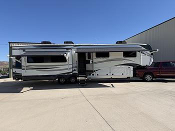 Thumbnail of RV