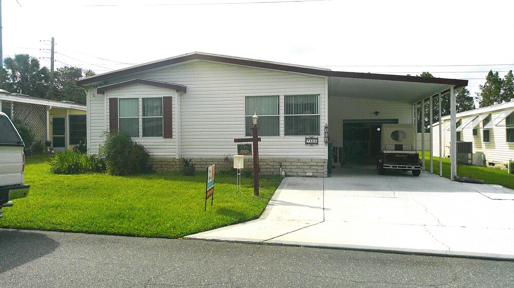 Lake Griffin Harbor Village