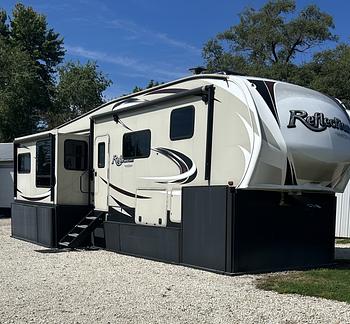 Thumbnail of RV