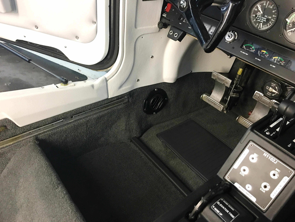 N1102J int1a pilot side carpet.jpg