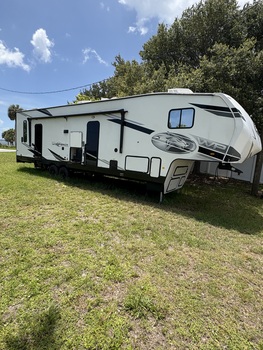Thumbnail of RV